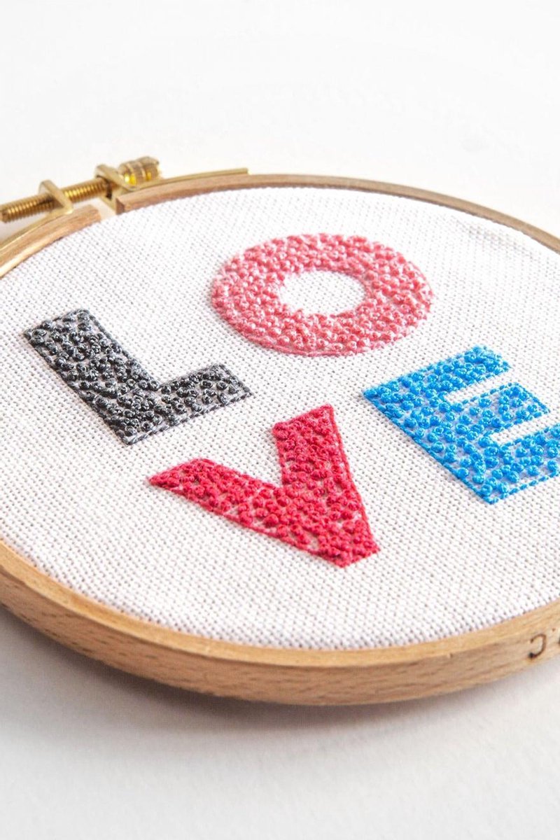 DMC Borduurpakket Perlé | 3D effect | LOVE | Volwassen | DIY kit | Borduren | MAIA Creative